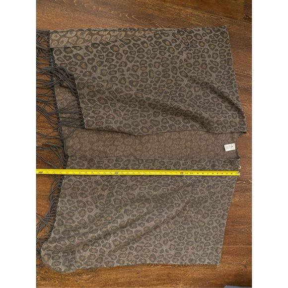 Woolrich Open Front Sleeveless Leopard Print Shawl Frail Hem, Gray One Size - Picture 6 of 7